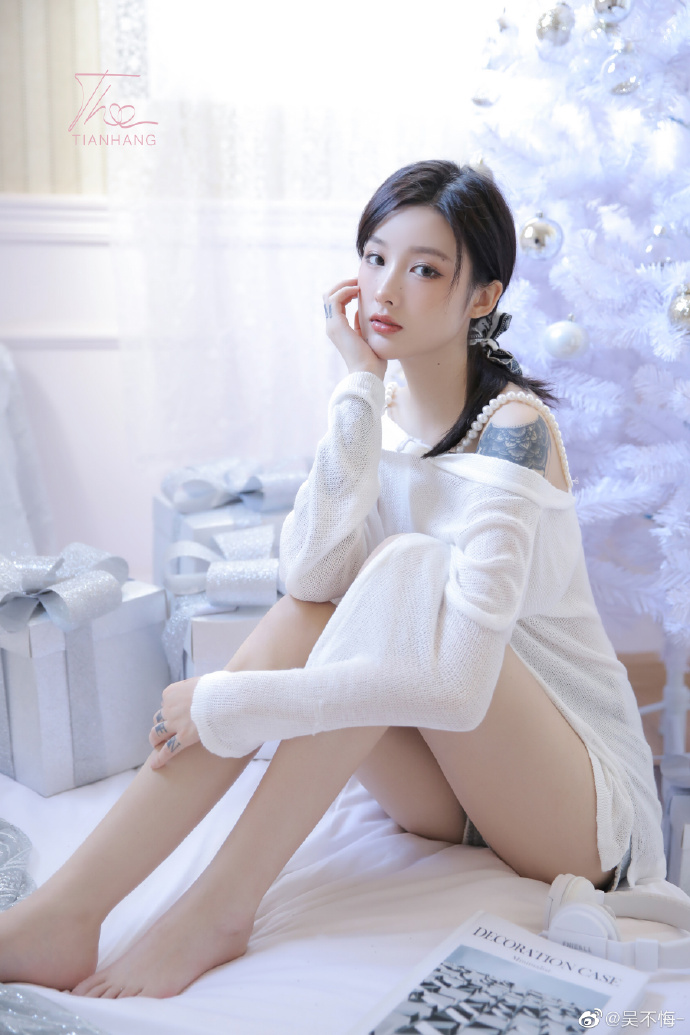 曾雨桐 头像